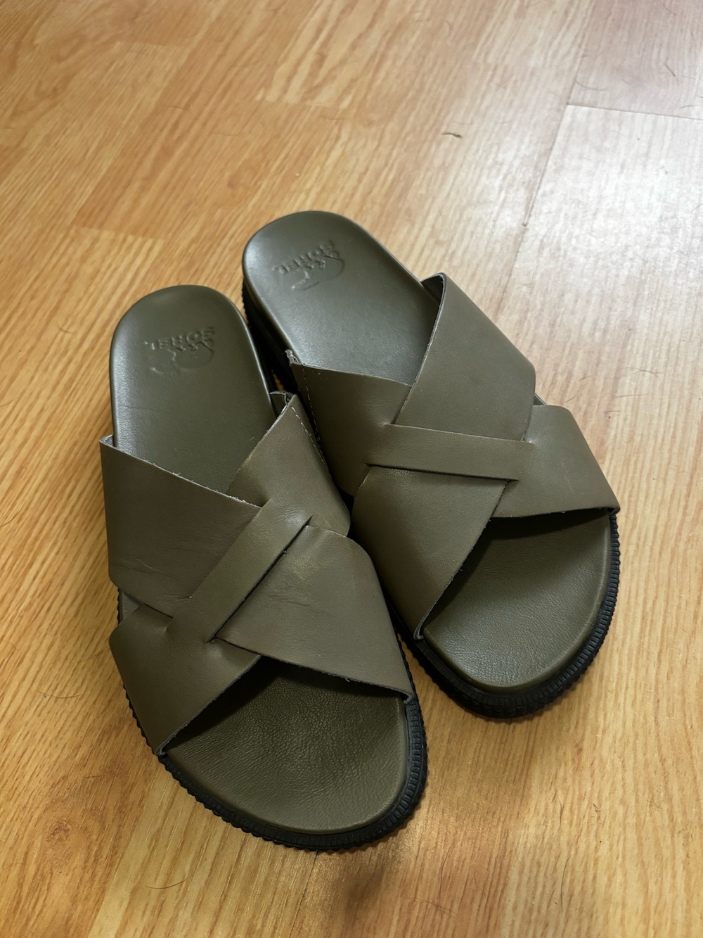 Sorel Roaming Criss Cross Slide Sandals Womens 7.5 Sage Green Leather 621 summer